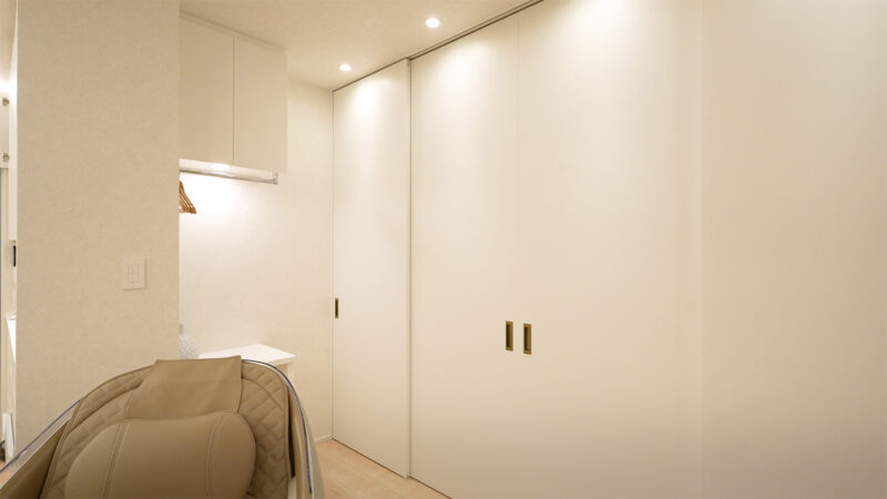 マンションリノベーション – S様邸 - 壁面に寄せたダウンライト
