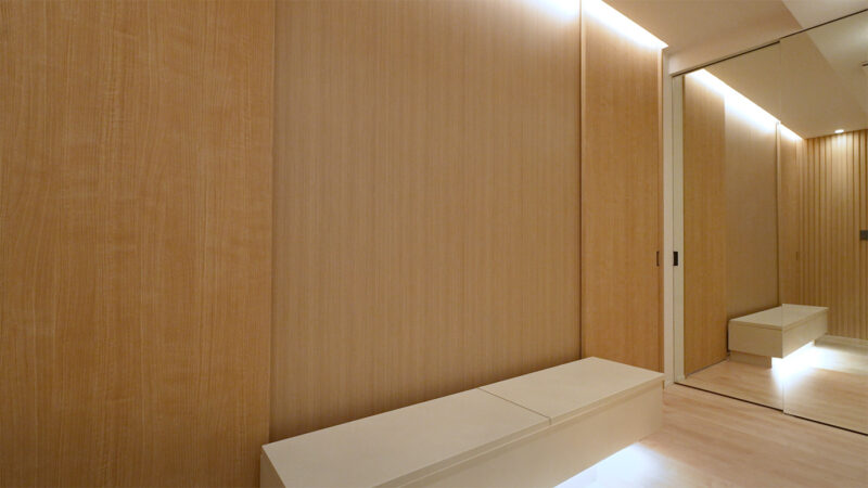 マンションリノベーション – S様邸 - 玄関とミラー（姿見）