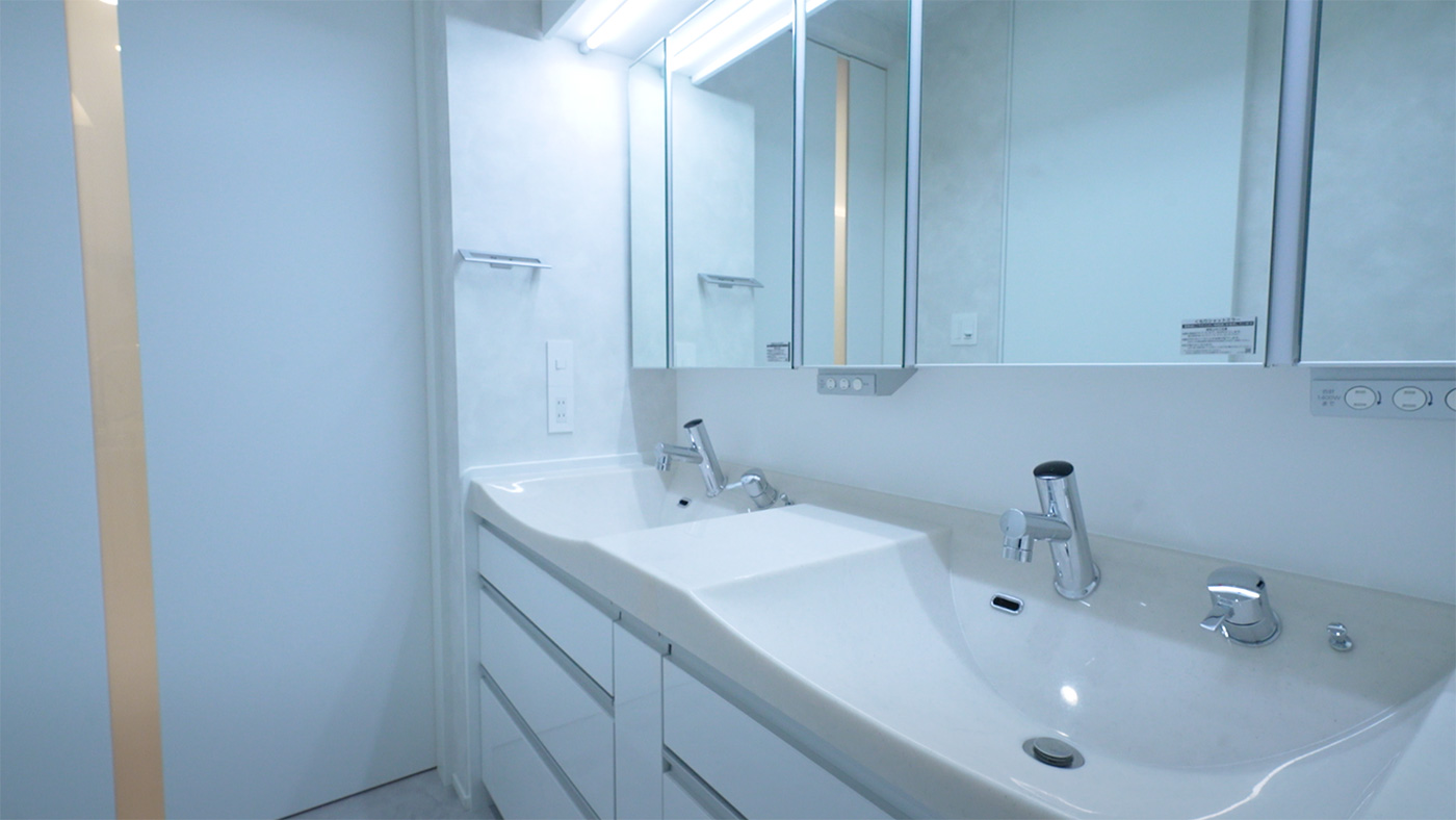 洗面台（L-Class Dressing LASYS Satin White｜Panasonic）