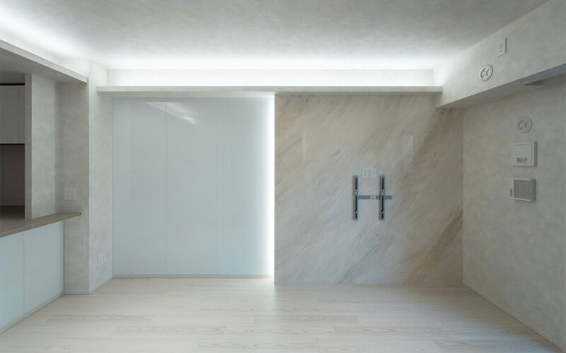 After - 他とは異なる素材感でアクセントをもたらすカラーガラス