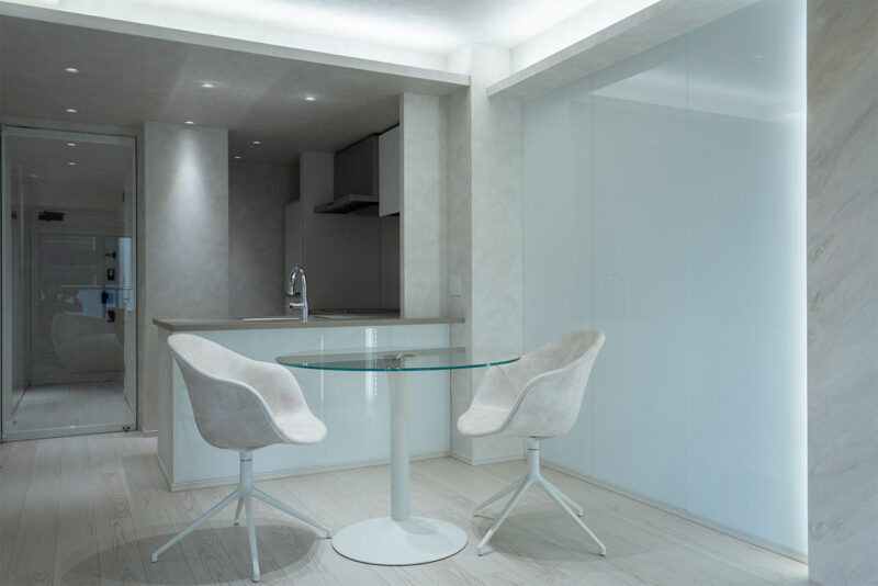 After - 白で統一された非日常を感じるLDK